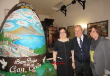 Pasqua 2018, l’uovo gigante di Gay-Odin è dedicato a Napoli come ‘Capitale della speranza’