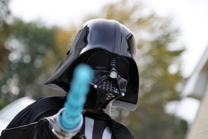 Photo-by-Jose-Martinez-on-Unsplash_Cosplay