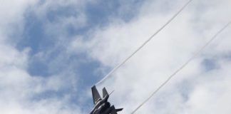 Eurofighter oltre la barriera del suono, paura dalla Lombardia fino in Valle d’Aosta.