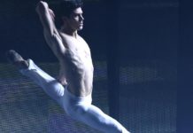 A Milano flash mob con Roberto Bolle