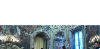 Angela Bellomo premiata a Excellence, evento di Salon de la Mode a Palazzo Visconti a Milano.