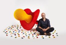 Artista espone opere realizzate con Lego