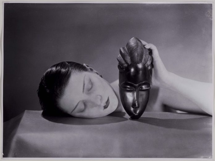 Noire-et-blanche-1926-fotografia-photograph-new-print-1980-C-Man-Ray-Trust-by-SIAE-2018