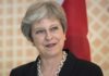 Theresa May in vacanza a Sirmione