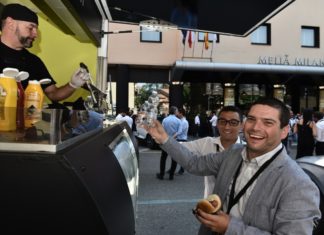 Dazn offre hot dog a fan calciomercato