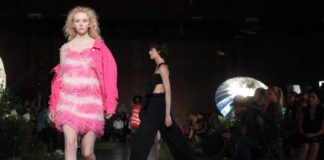 Moda: Msgm, meno felpe,più abiti e fiori