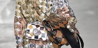 Cavalli, donna sensuale e atletica