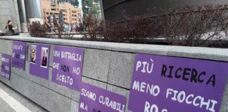 Tumori: flash mob a Milano
