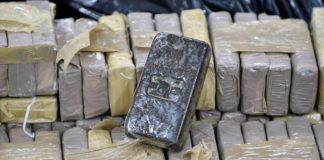 Nasconde 100 Kg. hashish in box, preso