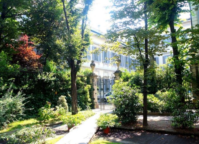 c7aeb3df1c254dc3ed99f9238cc8a282_L