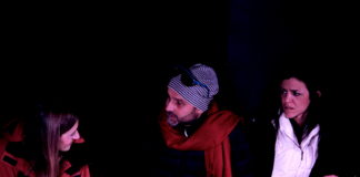 Intrappolati in funivia tra ansie, stress e paure, “People in the Mirror” sabato 16 allo Spazio Teatro 89.