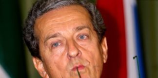 Le Biennali di Carlo Ripa di Meana, lunedì 11 al Teatro Franco Parenti.