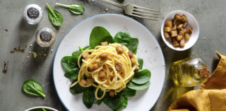 RosebyMary celebra il Carbonara Day con la sua ricetta veg!