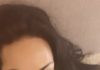 Erika Clemente posa contro la violenza sulle donne.