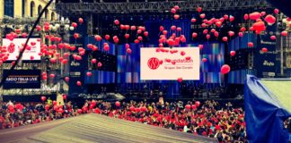100 palloncini in Piazza Duomo per sostenere la ricerca alle malattie cardiovascolari con Radio Italia e San Donato.