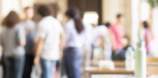 Maturità, al via gli esami con la prova di italiano, Ungaretti e Sciascia nelle tracce. Gli auguri di Conte, Salvini e Bussetti.