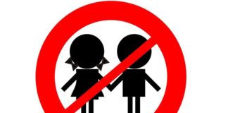 Turismo, un fenomeno preoccupante, crescono i pacchetti senza bambini. Ma in Italia è proibito dalla legge.