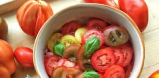 Paese che vai, insalata che trovi, il giro del mondo con Deliveroo.