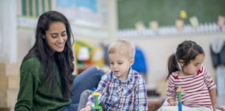 Settembre, riaprono le scuole ma aumentano le richieste di babysitter.