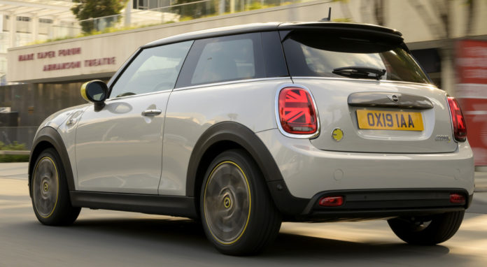 4750557_1647_p90357201_highres_the_new_mini_cooper_
