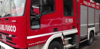 Incendio a Quarto Oggiaro, 50 evacuati.