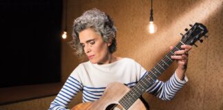 Voce, chitarra e fado, Lula Pena in concerto a Settimo Milanese il 5 febbraio.