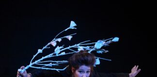 Gli omini rossi e Babbo Natale, spettacolo per bambini domenica 15 allo Spazio Teatro 89.