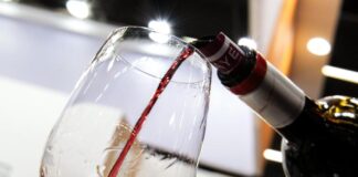 Vino, se ne esporta di più fuori dall’Europa, lo storico sorpasso.
