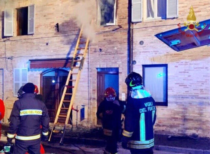 Incendi: rogo in abitazione, muore bimba