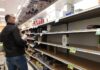 Coronavirus, locali pubblici chiusi dalle 18, partita la corsa ai generi alimentari ai supermarket.