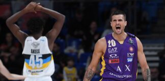 Coppa Italia, ok Olimpia contro i detentori di Cremona. Divise gialloviola in onore di Kobe Bryant.