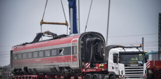 Lodi, terminata rimozione vagoni Frecciarossa.