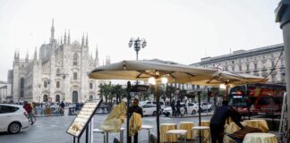 Coronavirus, Duomo chiuso ai turisti.
