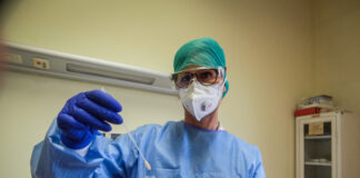 Coronavirus, la Regione ha comprato 1.800.000 tamponi.