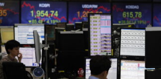 Coronavirus, lunedì nero in Borsa, Milano perde il 10%, crolla il petrolio, -31%, schizza lo spread.