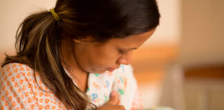 Coronavirus, l’Unicef: non viene trasmesso dalla mamma al bambino attraverso il latte.