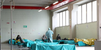 Coronavirus, in Lombardia 22.264 positivi, 2.549 decessi. A Milano 3.804 contagi. Pronta nuova terapia intensiva al San Raffaele.