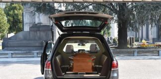 Troppa gente al funerale, Carabinieri multano il parroco a Cremona.