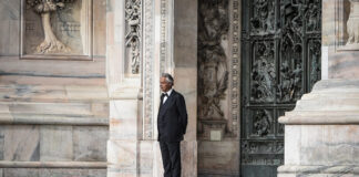 In un Duomo deserto il concerto di Andrea Bocelli.
