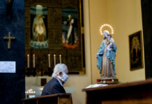 Coronavirus, Fontana chiede a Conte di autorizzare le celebrazioni religiose.