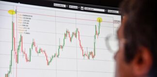Borsa, Milano apre in rialzo, ma sale anche lo spread, quota 206.