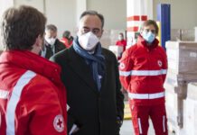 Coronavirus, aggiornamento, calano i contagi ma superata quota 8.000 morti. Gallera: dati sui contagi confortanti, gli ospedali iniziano a respirare.