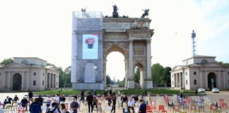 Commercianti multati, De Corato: loro multati, i centri sociali no.