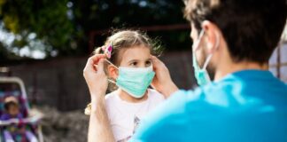 Il Coordinamento Internazionale Associazioni per la Tutela dei Diritti dei Minori contesta il parere favorevole dei pediatri sulle mascherine a scuola: “Nessuna base scientifica”.