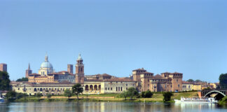 Riaprono biblioteche a Mantova, consigliata prenotazione.