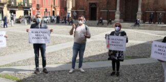 1 maggio, la protesta in piazza dei commercianti di Codogno.