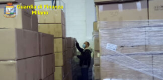 Maxisequestro GdF di mascherine non a norma.