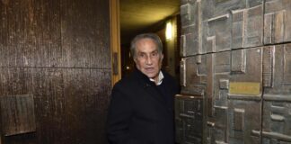 Lo sfogo di Emilio Fede: trattato come il peggiore dei delinquenti.
