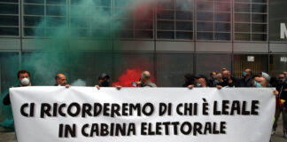Continua la protesta dei tassisti.
