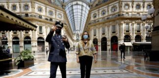 Santoni apre in Galleria.